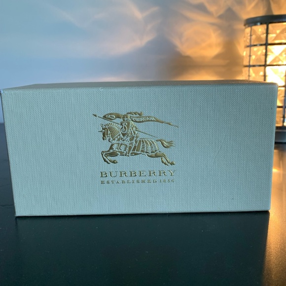 Burberry sunglasses - Picture 2 of 11